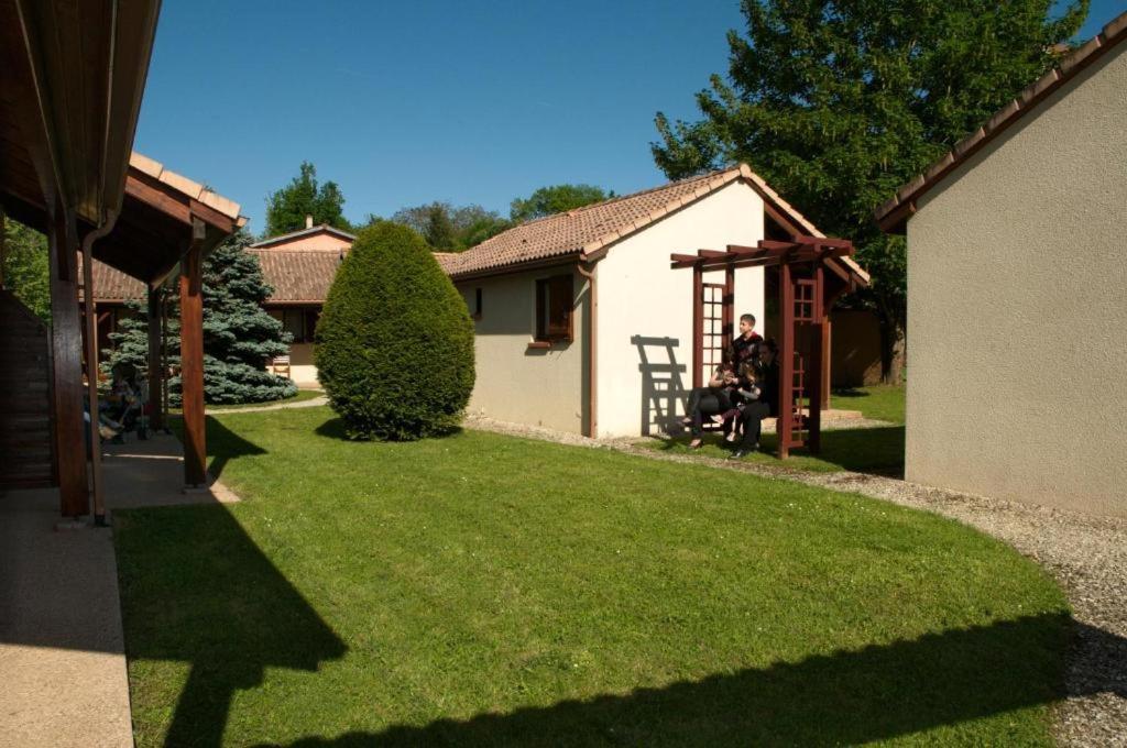 Les Jardins Du Castel Gites Annick Et Jean Paul Saint-Georges-d'Esperanche Exterior foto