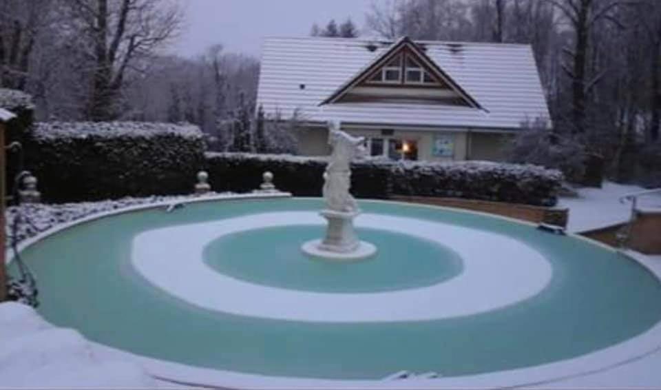 Les Jardins Du Castel Gites Annick Et Jean Paul Saint-Georges-d'Esperanche Exterior foto